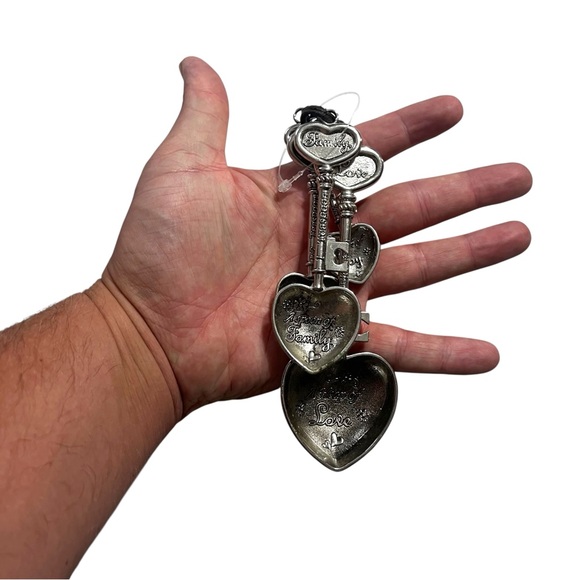 Ganz 4 Piece Silver Tone Metal Measuring Spoon Set Keys To Love Cook Kitchen NOB - Picture 1 of 15